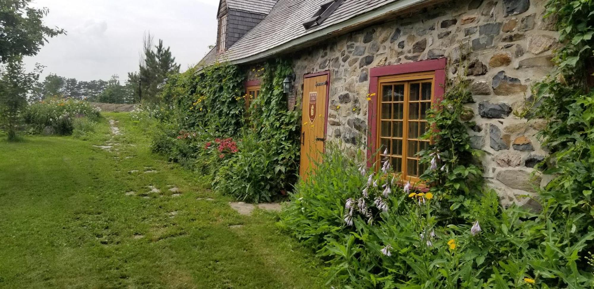 Auberge Le P'Tit Bonheur Saint-Laurent-de-l'ile d'Orleans Exteriör bild