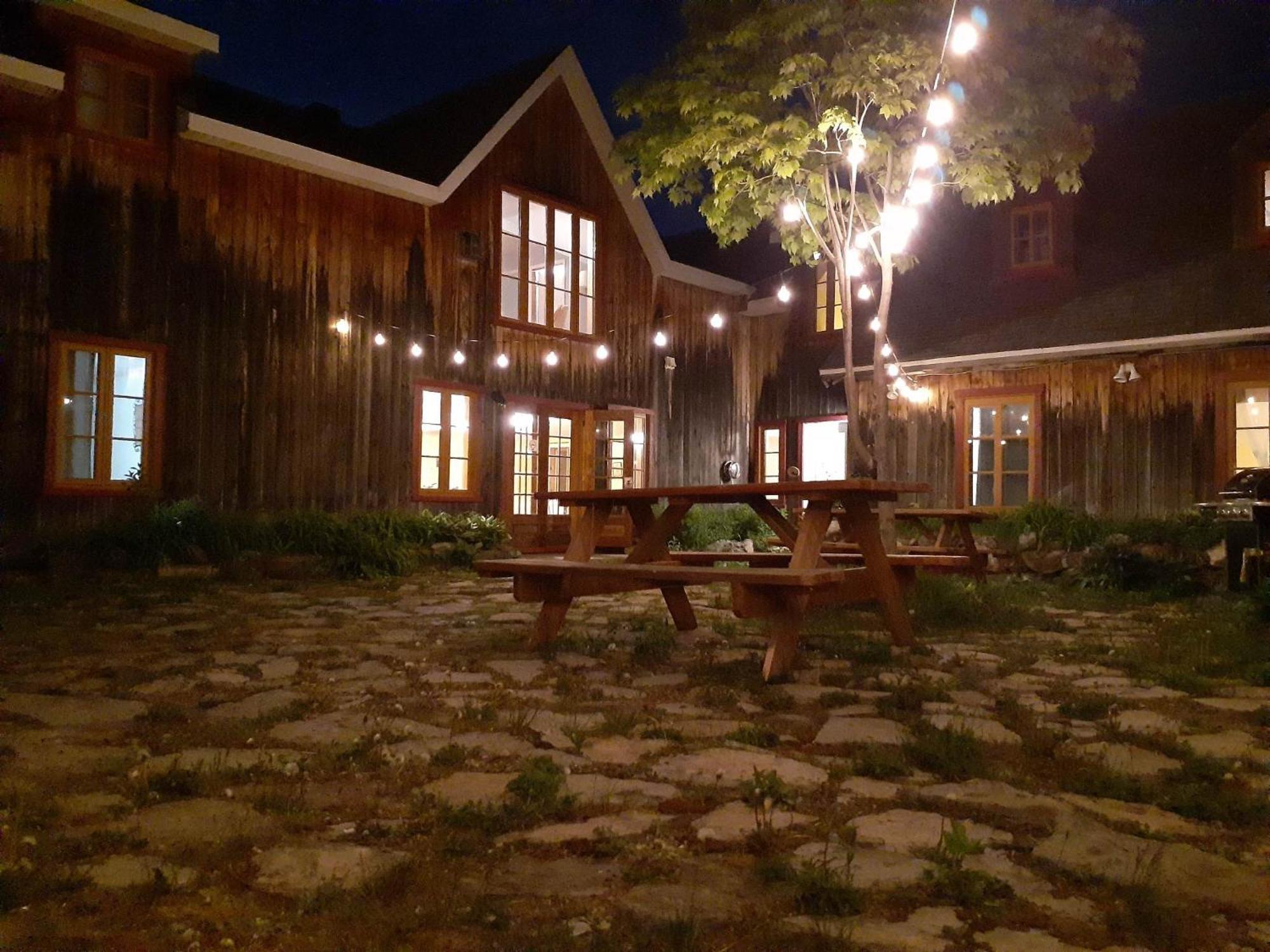 Auberge Le P'Tit Bonheur Saint-Laurent-de-l'ile d'Orleans Exteriör bild