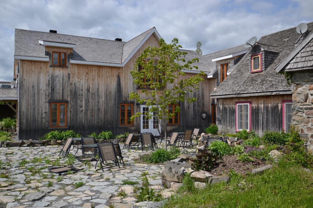 Auberge Le P'Tit Bonheur Saint-Laurent-de-l'ile d'Orleans Exteriör bild